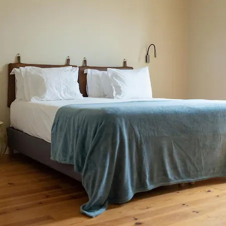 Light Blue - Downtown Apartment *