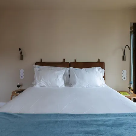 Light Blue - Downtown Apartment