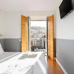 Light Blue - Downtown Apartment *