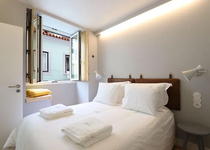 Light Blue - Downtown * Лісабон