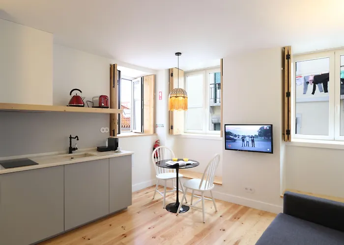 Light Blue - Downtown * Лісабон